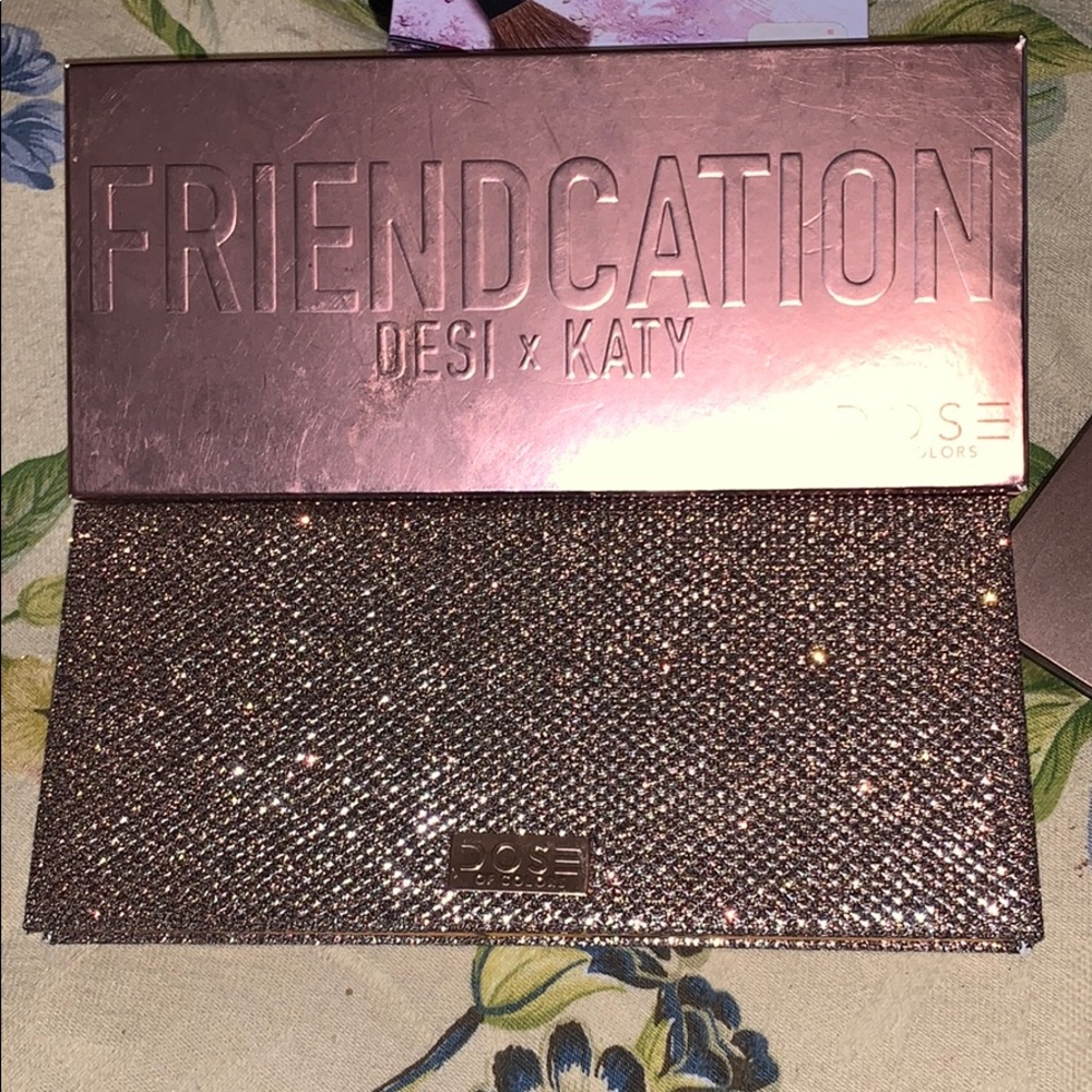 Friendcation palette by Desi X Katy